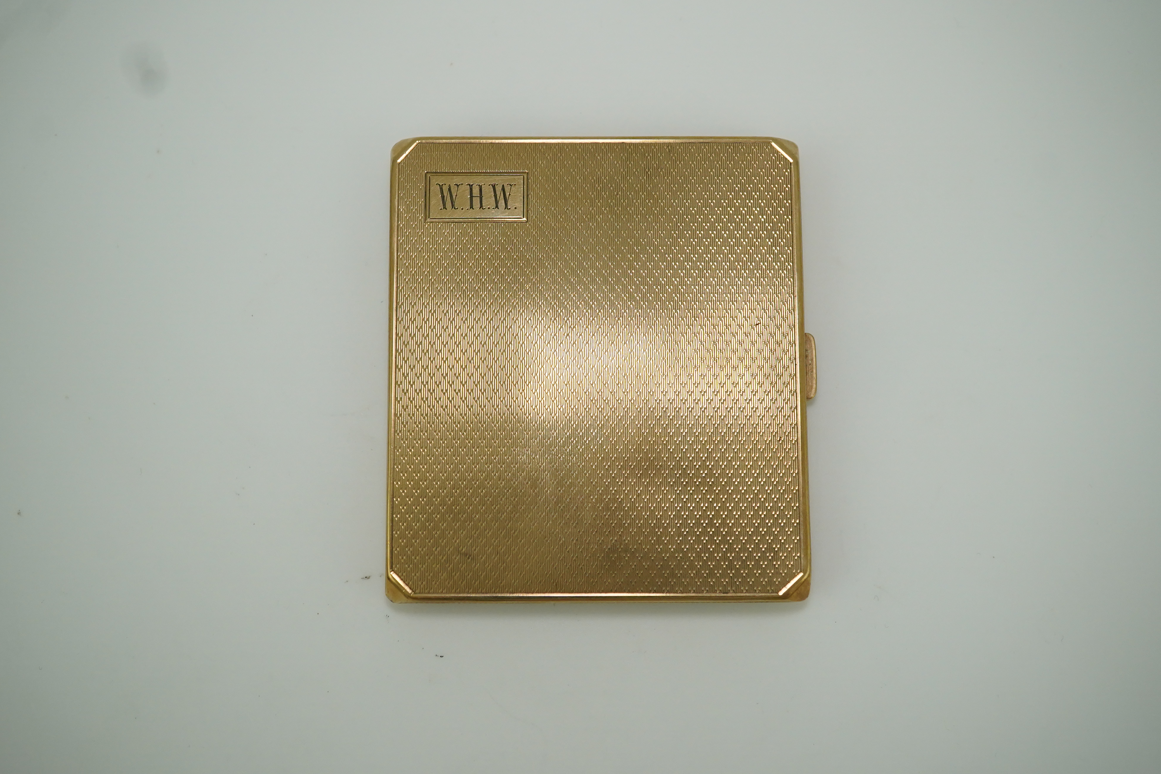 A 9ct gold cigarette case, circa 1930